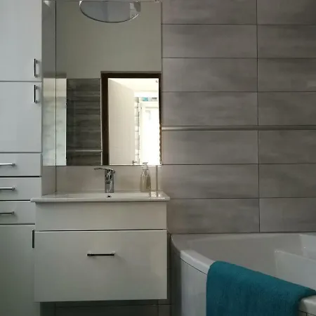 Class Apartment *