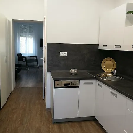 Class Apartment